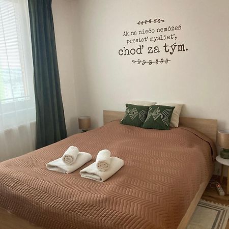 Apartman Nedaleko Centra Mesta Michalovce Zewnętrze zdjęcie